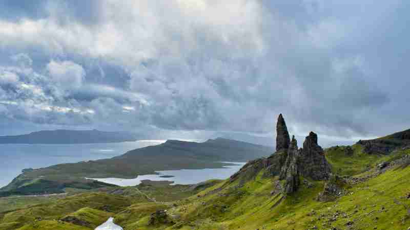 The Old Man of Storr on the Isle of Skye, tags: winter - unsplash